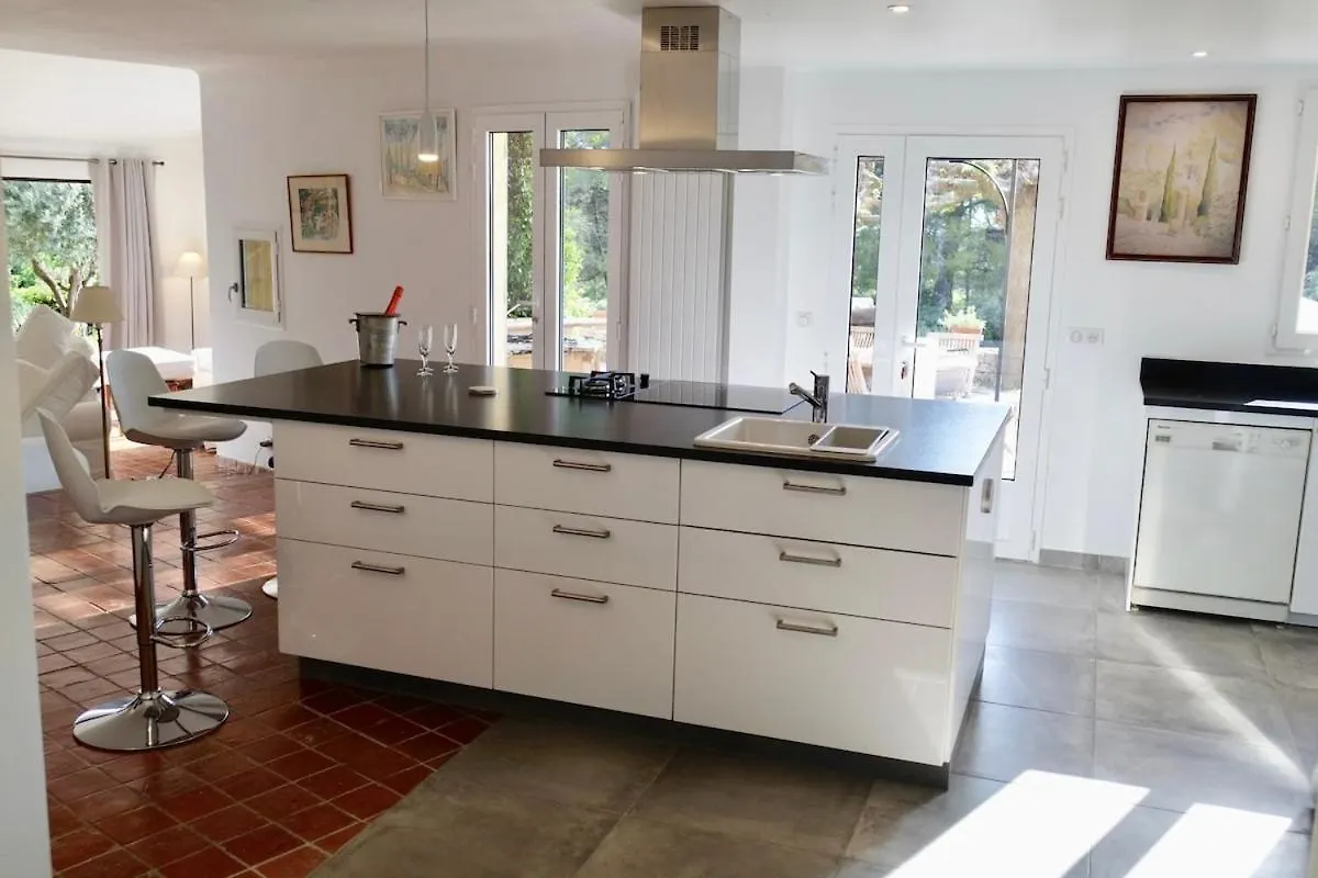 Villa 4 Bedrooms For 8 People With Heated Pool 4Km From Aix Center, Agarrus Aix Aix-en-Provence France