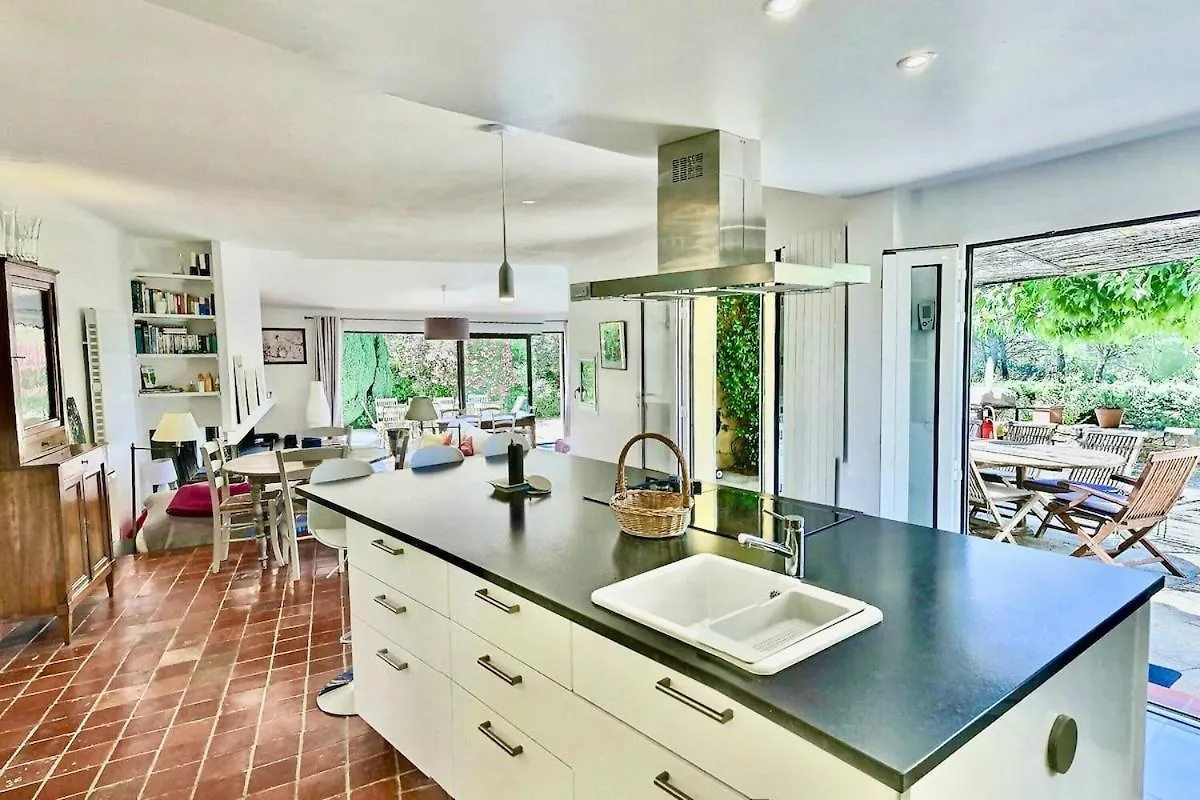 Villa 4 Bedrooms For 8 People With Heated Pool 4Km From Aix Center, Agarrus Aix Aix-en-Provence