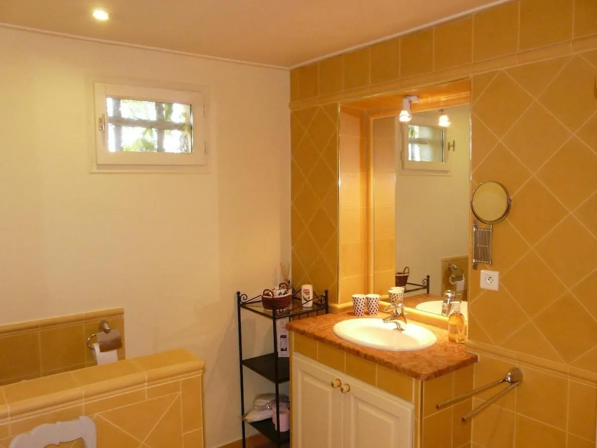 Villa 4 Bedrooms For 8 People With Heated Pool 4Km From Aix Center, Agarrus Aix Aix-en-Provence